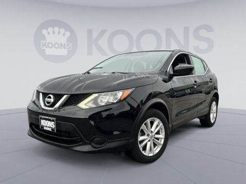 Used 2018 Nissan Rogue Sport S w/ S Appearance Package image 1