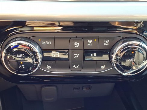 New 2026 Chevrolet Trax LT w/ LT Convenience Package image 14