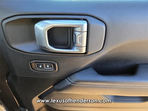 Used 2018 Jeep Wrangler Unlimited Sahara image 19