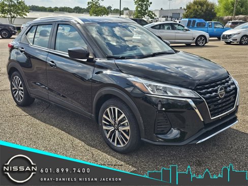 Used 2021 Nissan Kicks SV image 1