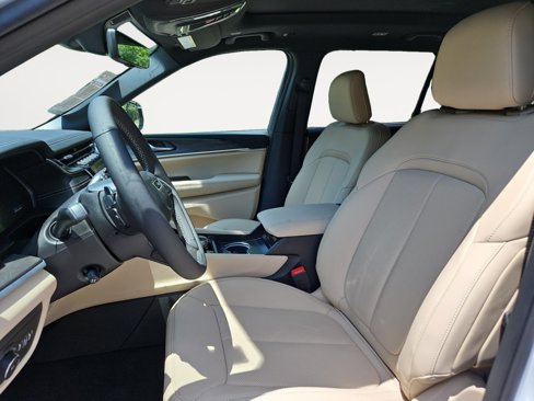New 2025 Jeep Grand Cherokee L Limited w/ Luxury Tech Group II image 9