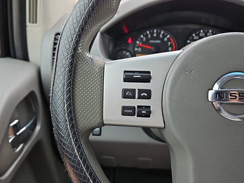 Used 2016 Nissan Frontier SV image 16