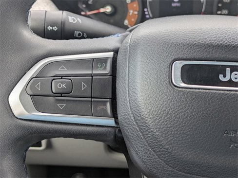 Used 2022 Jeep Compass Latitude image 23
