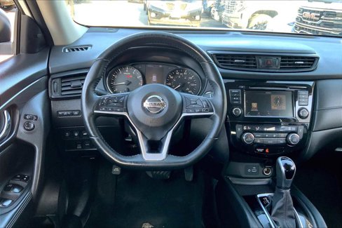 Used 2019 Nissan Rogue SV image 5