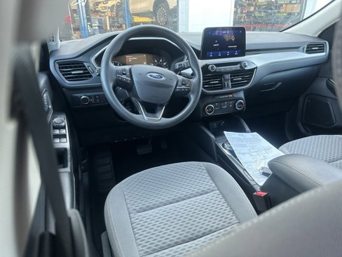 Used 2021 Ford Escape SE w/ SE Sport Appearance Package image 17
