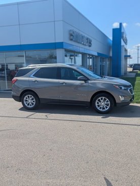 Used 2018 Chevrolet Equinox LT w/ Sun & Infotainment Package image 3