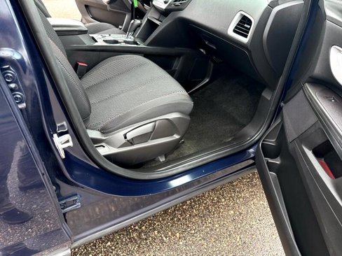 Used 2017 Chevrolet Equinox LT w/ Convenience Package image 34