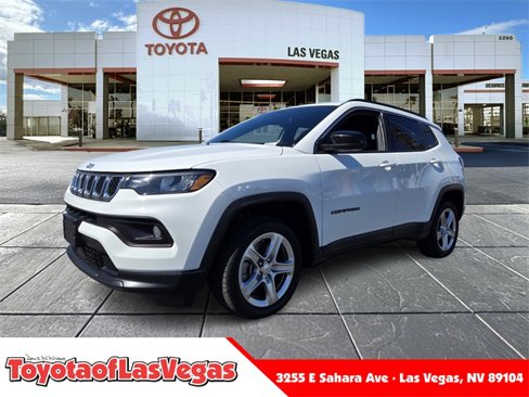 Used 2024 Jeep Compass Latitude image 1