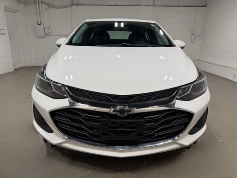 Used 2019 Chevrolet Cruze LT w/ Convenience Package image 2