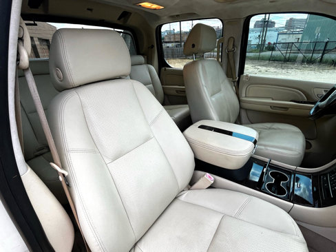 Used 2007 Cadillac Escalade EXT w/ Information Package image 63