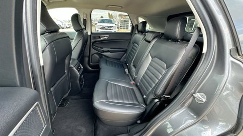 Used 2022 Ford Edge SEL image 25