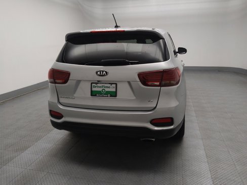 Used 2020 Kia Sorento LX image 7