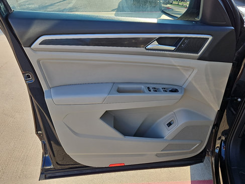 Used 2019 Volkswagen Atlas SE w/ Panoramic Sunroof Package image 13