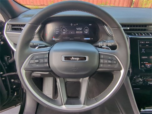 Used 2024 Jeep Grand Cherokee L Laredo image 21