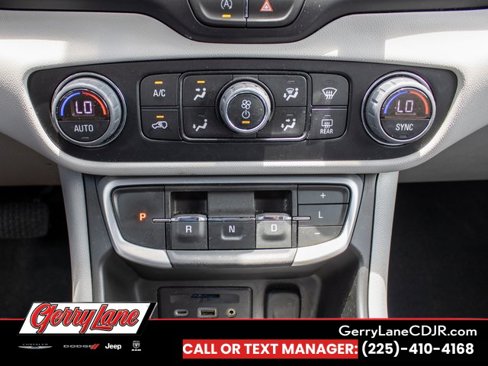 Used 2024 GMC Terrain SLT image 11