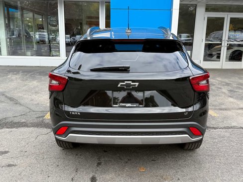 New 2025 Chevrolet Trax LT w/ Driver Confidence Package image 6