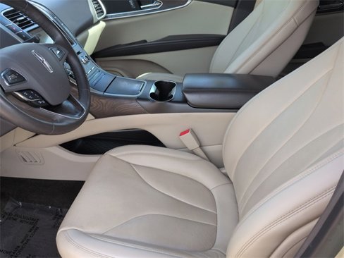 Used 2017 Lincoln MKX Reserve w/ Driver Assistance Package image 21