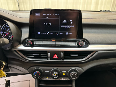 Used 2023 Kia Forte LXS image 5