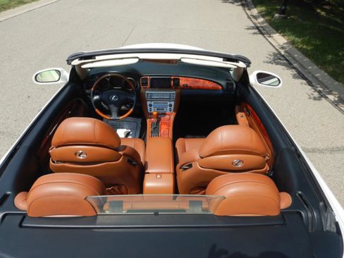 Used 2004 Lexus SC 430 Convertible image 2