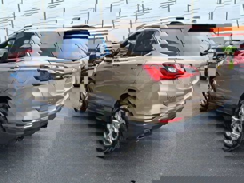 Used 2018 Chevrolet Equinox LT image 4