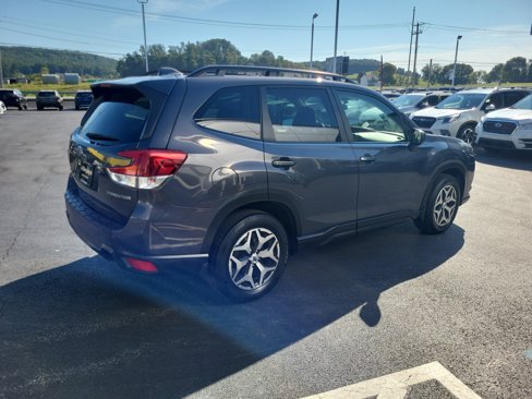Certified 2022 Subaru Forester Premium image 5