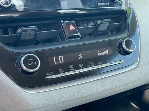 Used 2022 Toyota Corolla LE image 18