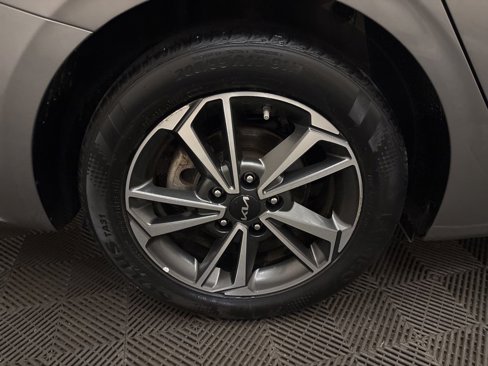 Used 2022 Kia Forte LXS image 27