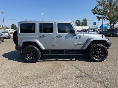 Used 2015 Jeep Wrangler Unlimited Sahara w/ Connectivity Group image 2