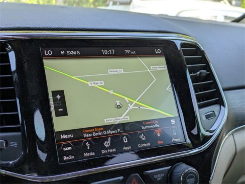 Used 2019 Jeep Grand Cherokee Limited image 24