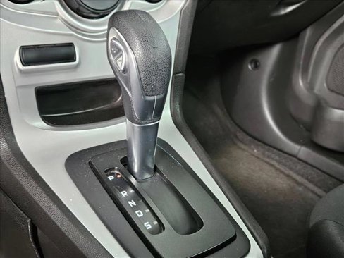Used 2017 Ford Fiesta SE image 9