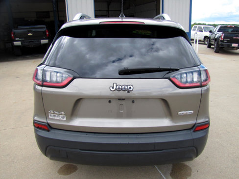 Used 2019 Jeep Cherokee Latitude w/ Cold Weather Group image 5