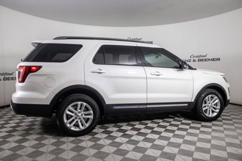 Used 2016 Ford Explorer XLT image 11