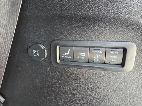 Used 2018 Chrysler Pacifica Limited w/ S Appearance Package image 33