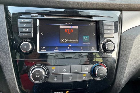 Used 2020 Nissan Rogue Sport S image 29