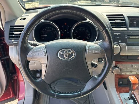 Used 2010 Toyota Highlander Limited image 24