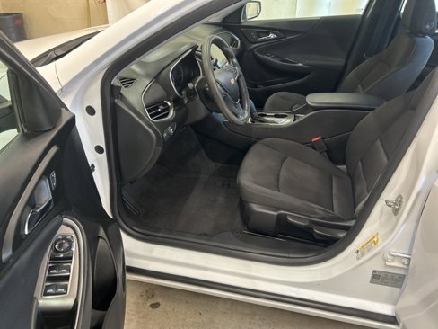 Used 2019 Chevrolet Malibu LS image 9