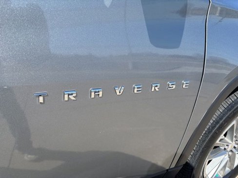 Used 2023 Chevrolet Traverse LT image 11
