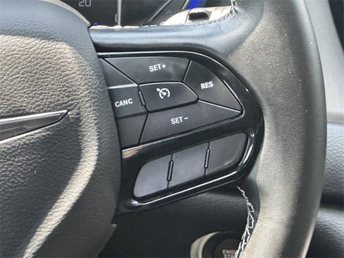 Used 2019 Chrysler Pacifica Touring Plus w/ S Appearance Package image 13