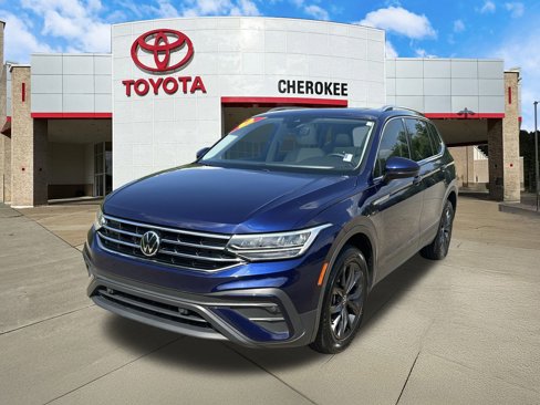 Used 2022 Volkswagen Tiguan SE image 1