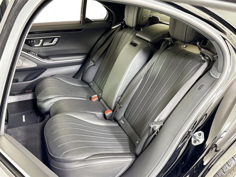 Used 2022 Mercedes-Benz S 500 4MATIC w/ AMG Line Package image 20