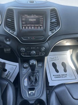 Used 2020 Jeep Cherokee Latitude Plus image 14