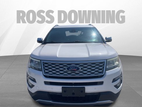 Used 2017 Ford Explorer Platinum image 2