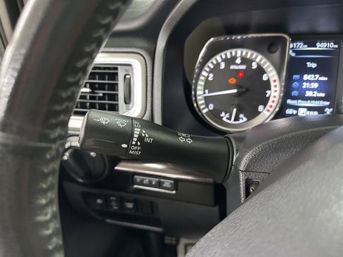Used 2017 Nissan Titan SV w/ SV Utility Package image 28