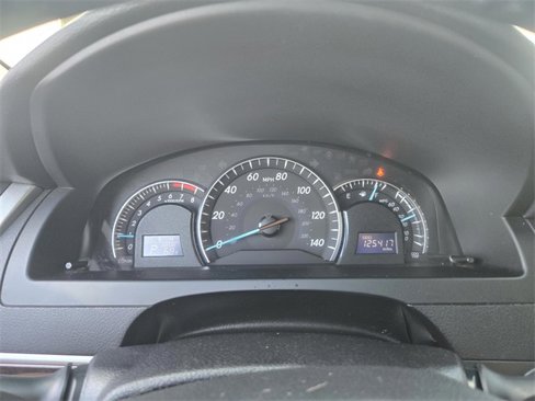 Used 2014 Toyota Camry XLE image 23