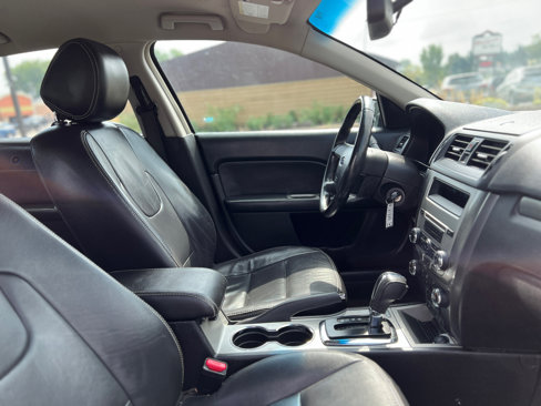 Used 2012 Ford Fusion SEL image 38