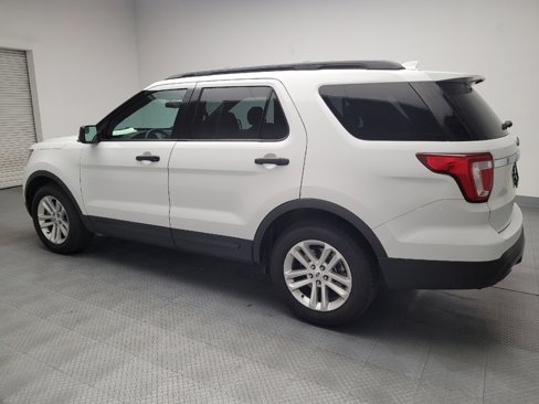 Used 2017 Ford Explorer FWD image 3