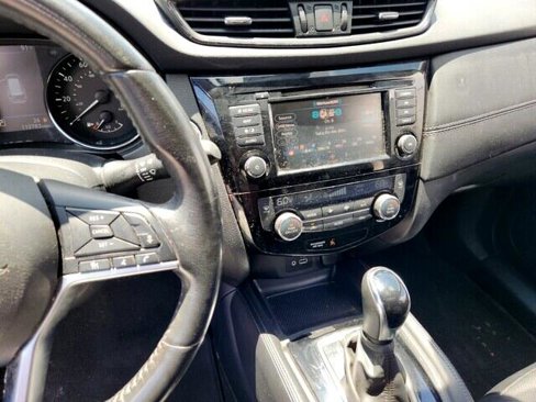 Used 2018 Nissan Rogue SL image 8