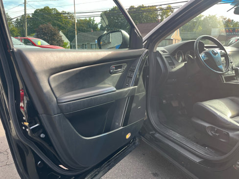 Used 2011 MAZDA CX-9 Touring w/ Moonroof & Bose Audio Pkg image 9