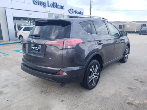 Used 2017 Toyota RAV4 LE image 7
