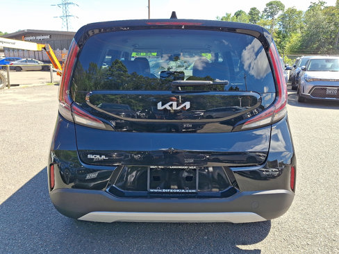 Certified 2023 Kia Soul LX image 5